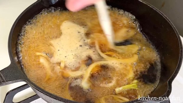 調味料を加える