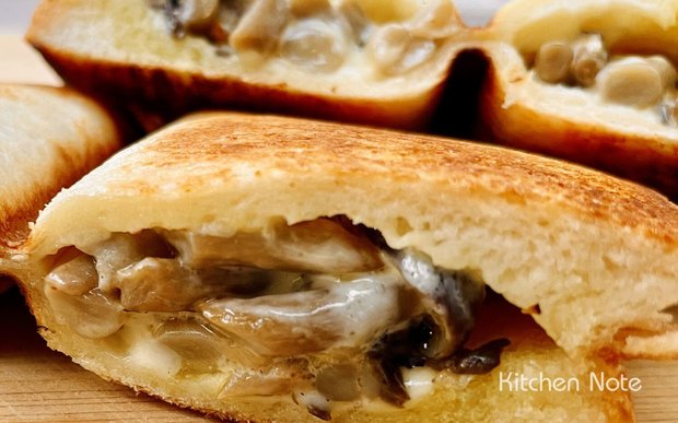 キノコとチーズのホットサンドイッチの作り方・レシピ|しめじのオイル漬けを使って