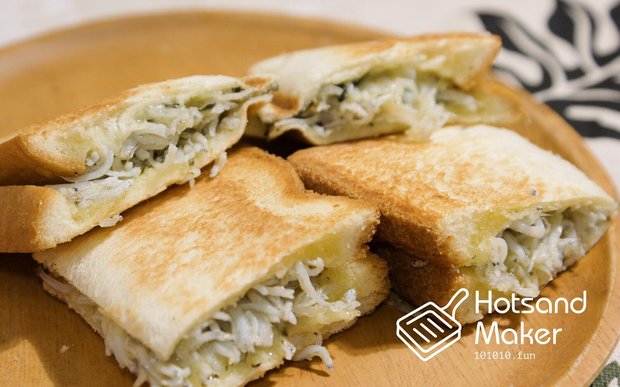 ホットサンドで作る!しらすトーストのレシピ|衝撃的に美味い作り方
