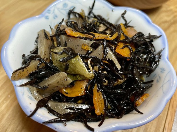 鉄分たっぷり補給!ひじきの煮物の作り方・レシピ